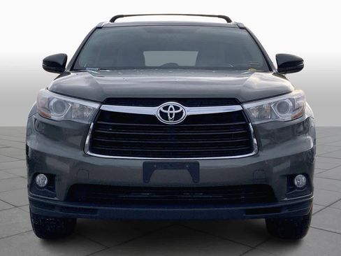 Used 2015 Toyota Highlander XLE image 3