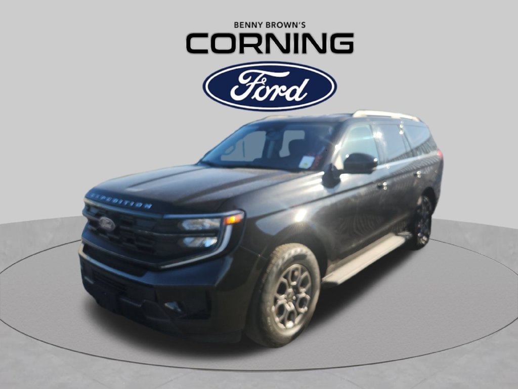 Used 2025 Ford Expedition Active AWD/4WD image 1