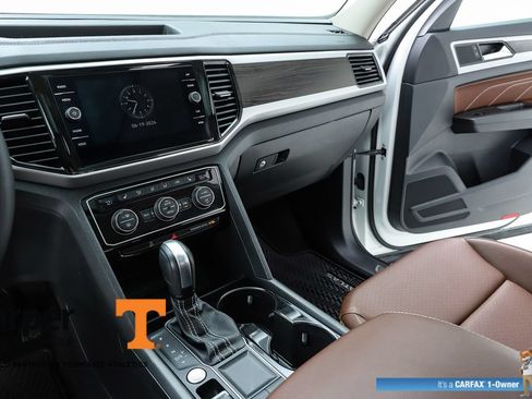 Used 2023 Volkswagen Atlas SE w/ Panoramic Sunroof Package FWD image 23