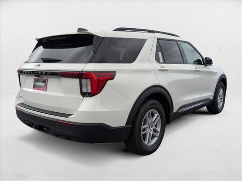 New 2025 Ford Explorer Active image 2