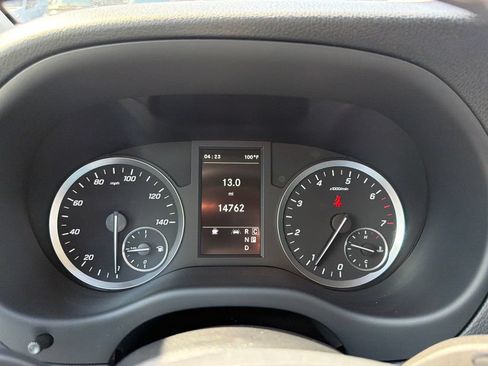 Used 2023 Mercedes-Benz Metris Passenger image 4