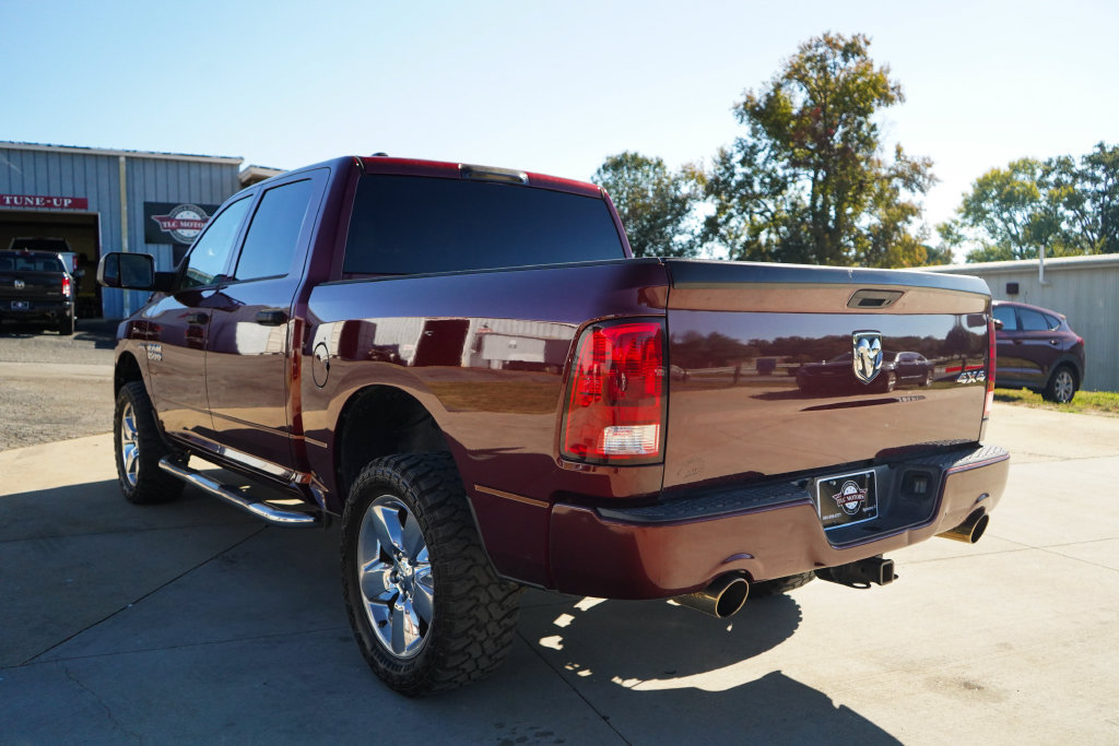 Used 2017 RAM 1500 Express AWD/4WD image 4