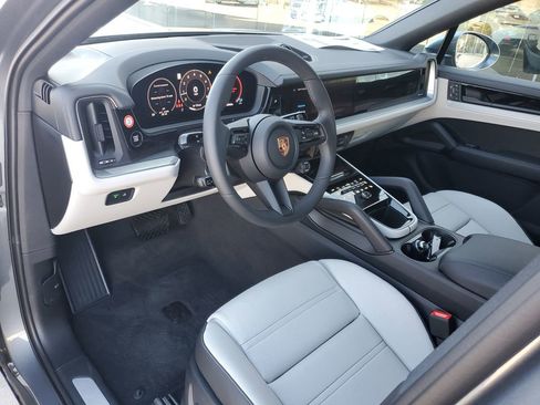 New 2026 Porsche Cayenne Coupe AWD/4WD image 12
