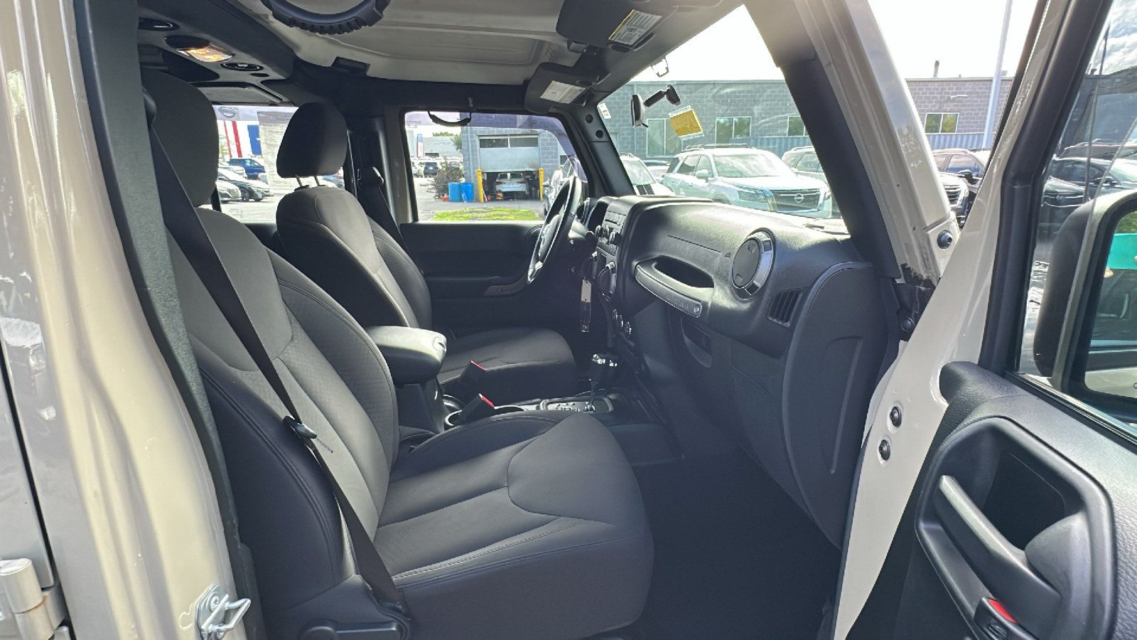 Used 2017 Jeep Wrangler Unlimited Sport w/ Connectivity Group AWD/4WD image 23