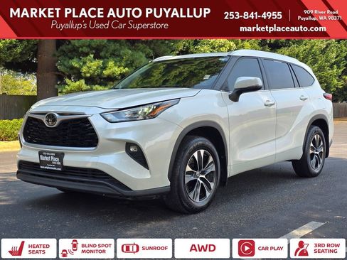 Used 2020 Toyota Highlander XLE AWD/4WD image 1