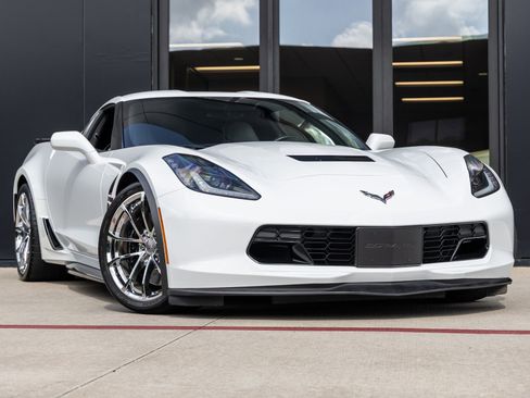 Used 2019 Chevrolet Corvette Grand Sport image 2