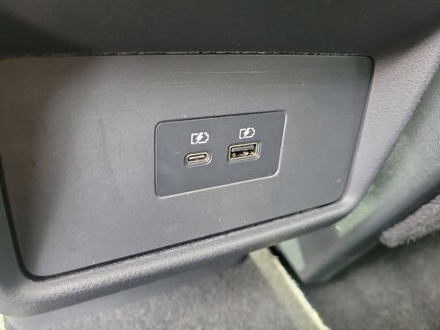 Used 2023 Nissan Rogue SV image 11