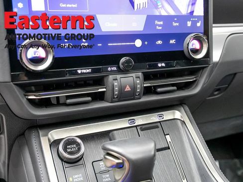 Used 2025 Lexus GX 550 w/ Accessory Package (2T) AWD/4WD image 20