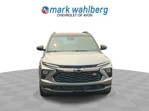 Used 2025 Chevrolet TrailBlazer RS FWD image 3
