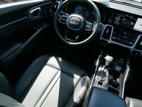 Certified 2023 Kia Sorento SX AWD/4WD image 27