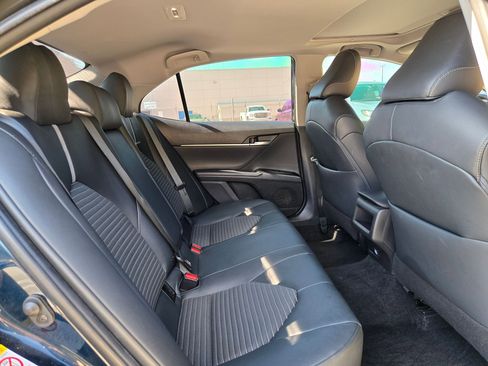 Used 2018 Toyota Camry SE w/ Moonroof Package FWD image 25