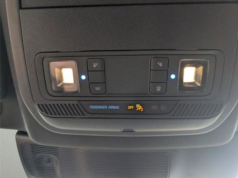 Used 2020 Ford Explorer XLT w/ Equipment Group 202A RWD image 17