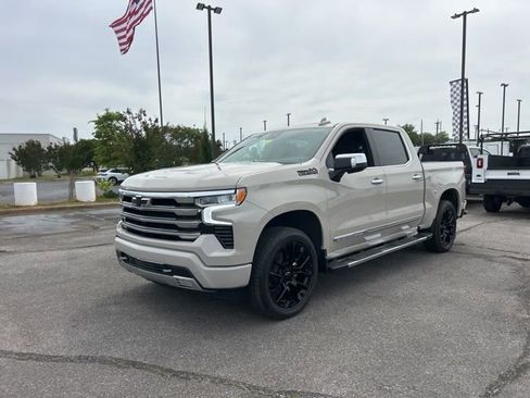 New 2026 Chevrolet Silverado 1500 High Country w/ High Country Premium Package AWD/4WD image 7