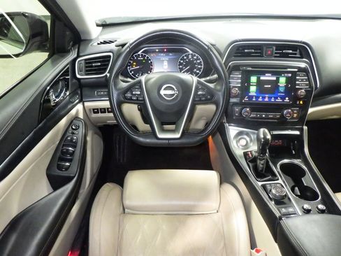 Used 2023 Nissan Maxima Platinum w/ Sport Mat Group FWD image 9