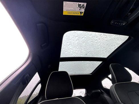 Used 2021 Volvo XC40 T5 R-Design w/ Climate Package image 21