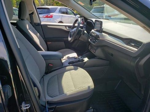 Used 2020 Ford Escape SE image 16
