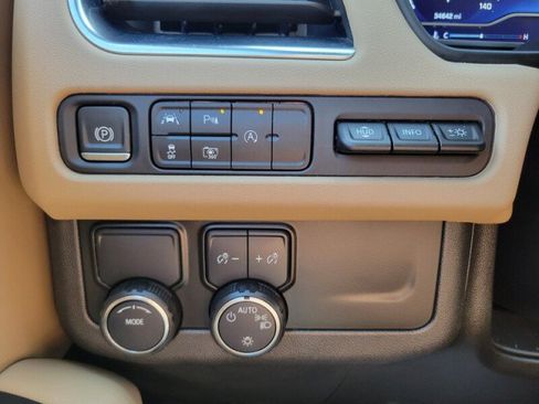Used 2024 Chevrolet Tahoe Premier RWD image 21