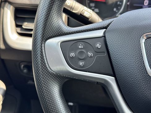 Used 2024 GMC Terrain SLE w/ Driver Convenience Package image 19