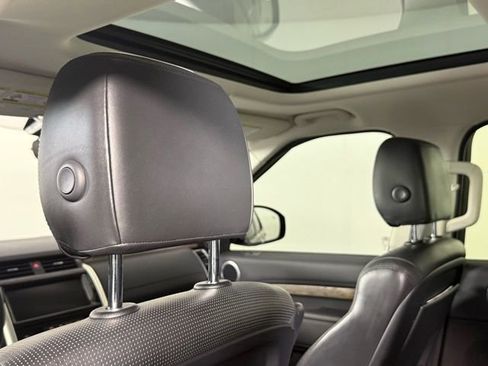 Certified 2017 Land Rover Discovery HSE image 24