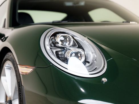 Used 2018 Porsche 911 GT3 RWD image 16