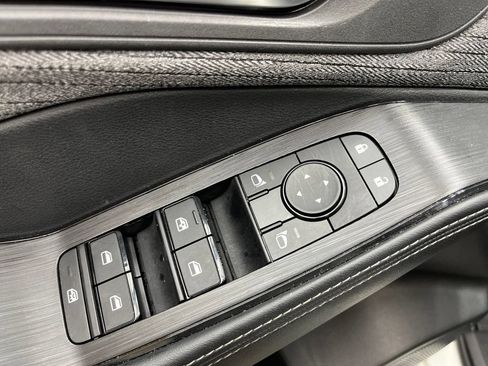 Used 2023 Nissan Rogue SV FWD image 29