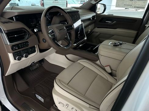 New 2026 GMC Yukon XL Denali w/ Denali Reserve Package image 10