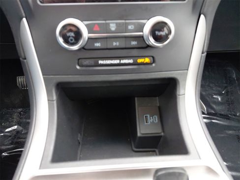 Used 2024 Ford Edge SEL image 37