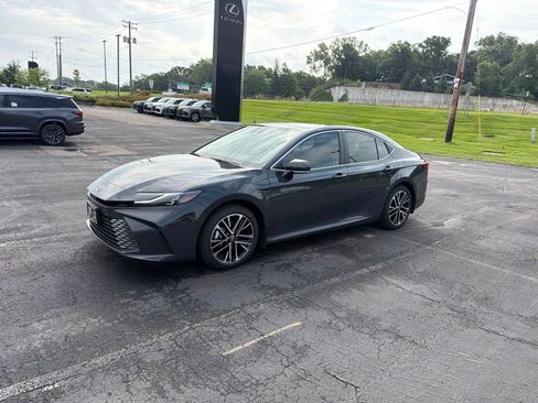 Used 2026 Toyota Camry XLE w/ Premium Package AWD/4WD image 4