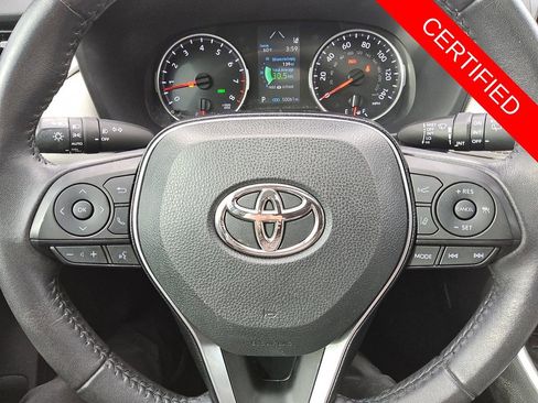 Used 2021 Toyota RAV4 XLE Premium image 24