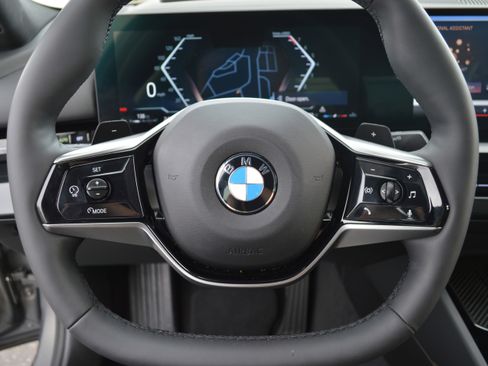 Used 2025 BMW 530i xDrive 530i xDrive w/ Premium Package image 14