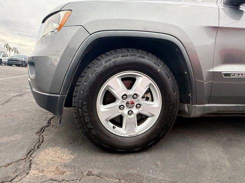 Used 2012 Jeep Grand Cherokee Laredo w/ Laredo E Group image 6