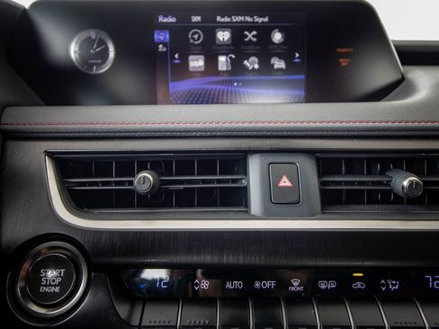 Used 2019 Lexus UX 200 F Sport image 36