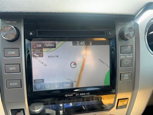 Used 2017 Toyota Tundra Limited w/ Limited Premium Package RWD image 15