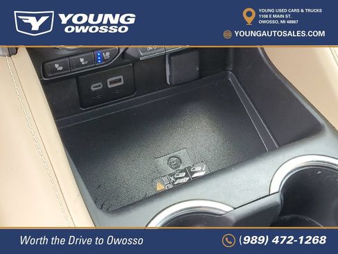 Certified 2024 Chevrolet Suburban Premier w/ Advanced Technology Package AWD/4WD image 22