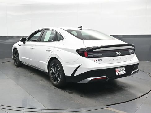 Used 2025 Hyundai Sonata SEL FWD image 10