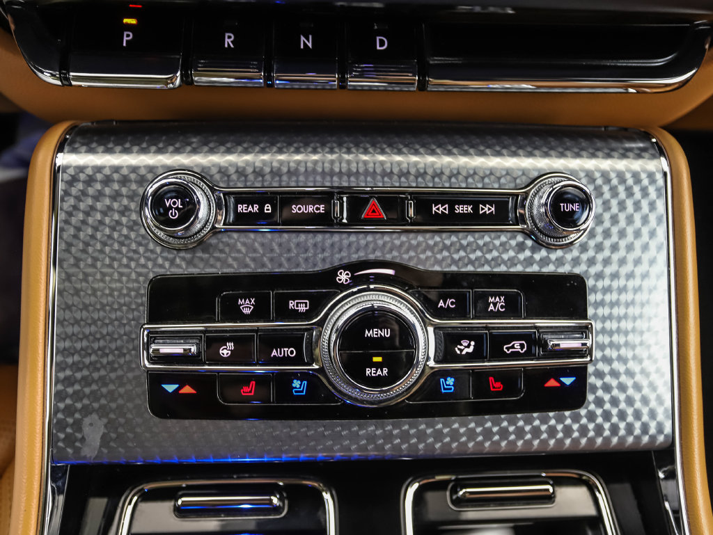 Used 2022 Lincoln Aviator Black Label w/ Class IV Trailer Tow Package AWD/4WD image 19