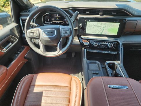 Used 2025 GMC Sierra 3500 Denali Ultimate image 20