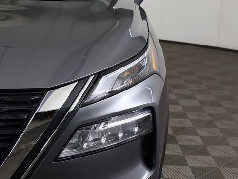 Used 2023 Nissan Rogue S AWD/4WD image 11