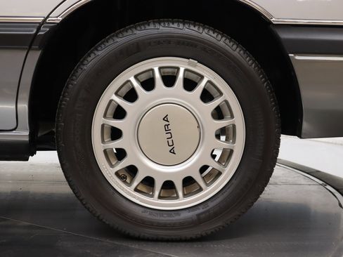 Used 1987 Acura Legend L image 37