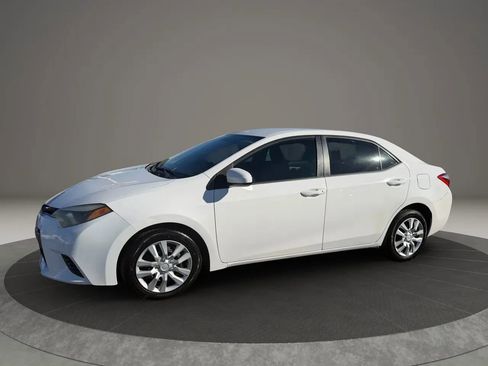 Used 2016 Toyota Corolla LE image 2