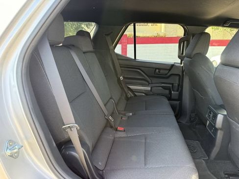 Used 2025 Toyota 4Runner SR5 AWD/4WD image 31