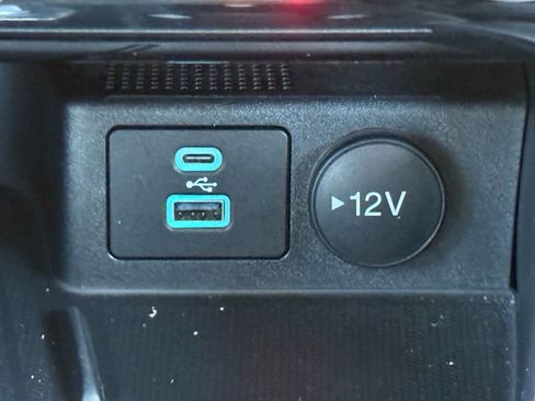 Used 2022 Ford Escape Titanium w/ Titanium Premium Package FWD image 23