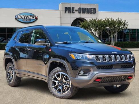 Certified 2024 Jeep Compass Trailhawk AWD/4WD image 1