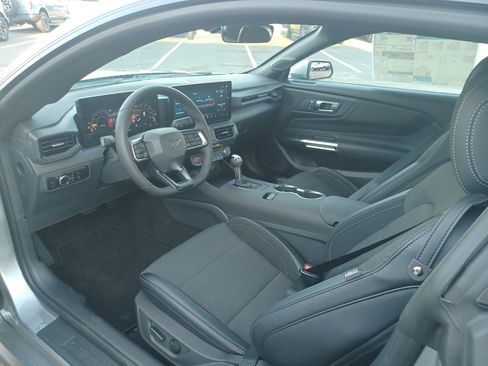 New 2025 Ford Mustang Coupe image 12