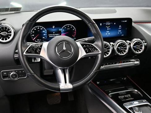 Used 2024 Mercedes-Benz GLA 250 4MATIC image 35