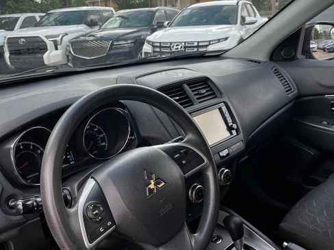 Used 2020 Mitsubishi Outlander Sport ES AWD/4WD image 17
