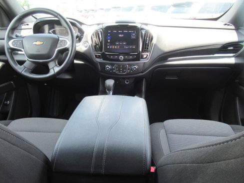 Used 2023 Chevrolet Traverse LT FWD image 12