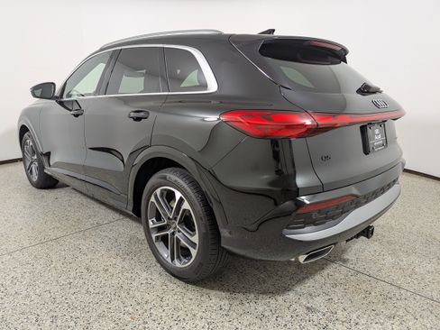 Certified 2025 Audi Q5 Prestige image 5