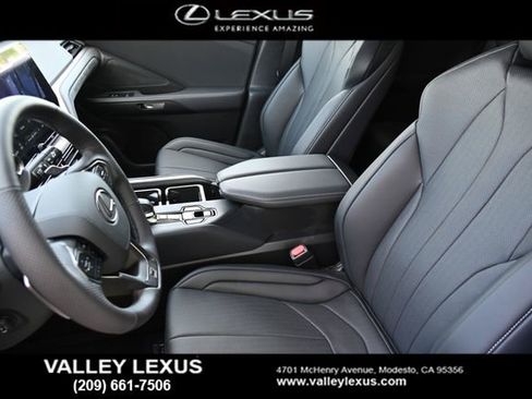New 2026 Lexus TX 500h AWD image 7
