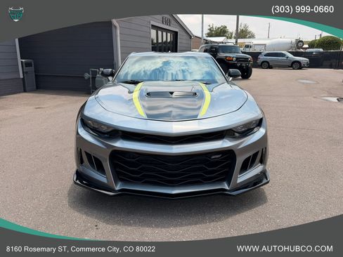 Used 2020 Chevrolet Camaro SS RWD image 3